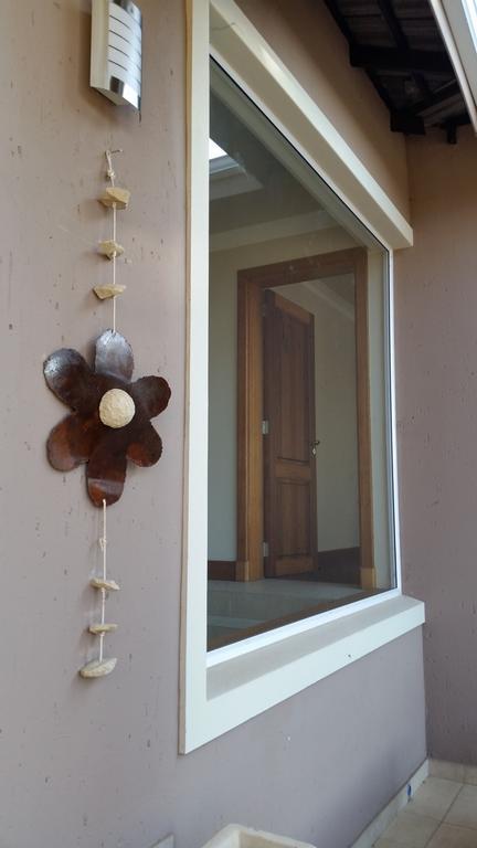 6 On Acacia Bed & Breakfast Johannesburg Exterior photo