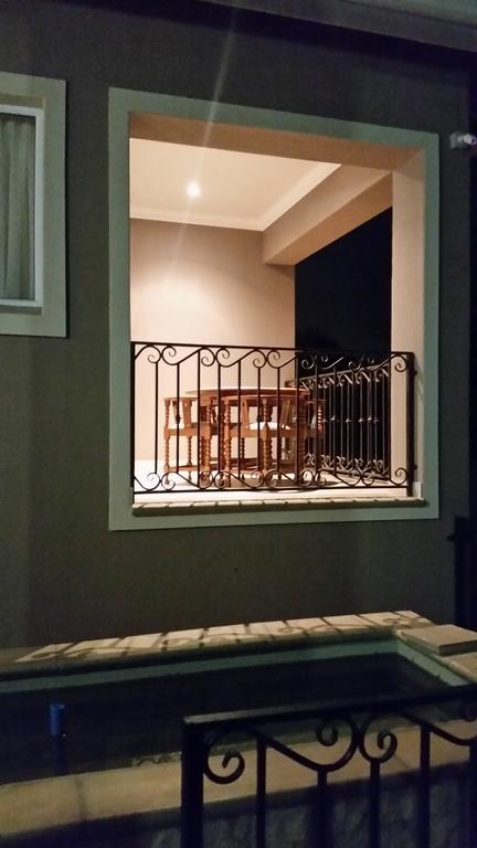 6 On Acacia Bed & Breakfast Johannesburg Exterior photo