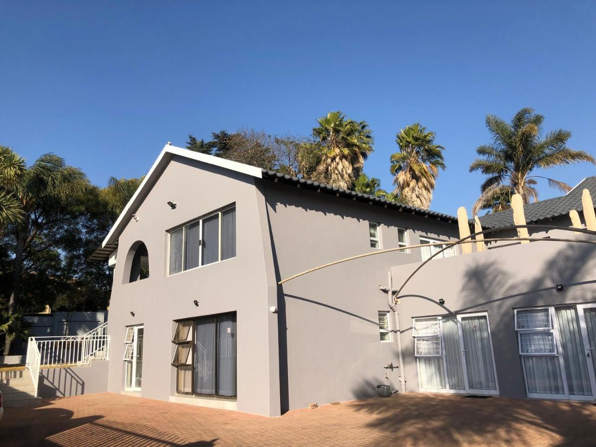 6 On Acacia Bed & Breakfast Johannesburg Exterior photo